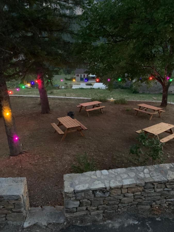 مبيت وإفطار Quezac  La Voutee 5 Epis Avec Bain Finlandais Prive Au Manoir Du Charme Gorges Du Tarn المظهر الخارجي الصورة