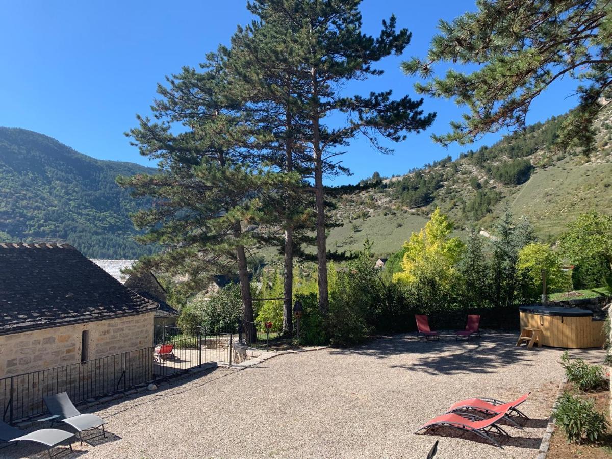 مبيت وإفطار Quezac  La Voutee 5 Epis Avec Bain Finlandais Prive Au Manoir Du Charme Gorges Du Tarn المظهر الخارجي الصورة