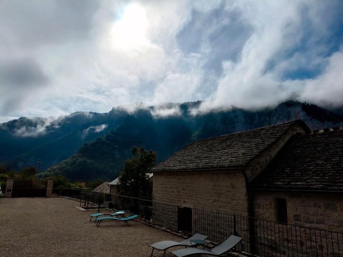 مبيت وإفطار Quezac  La Voutee 5 Epis Avec Bain Finlandais Prive Au Manoir Du Charme Gorges Du Tarn المظهر الخارجي الصورة