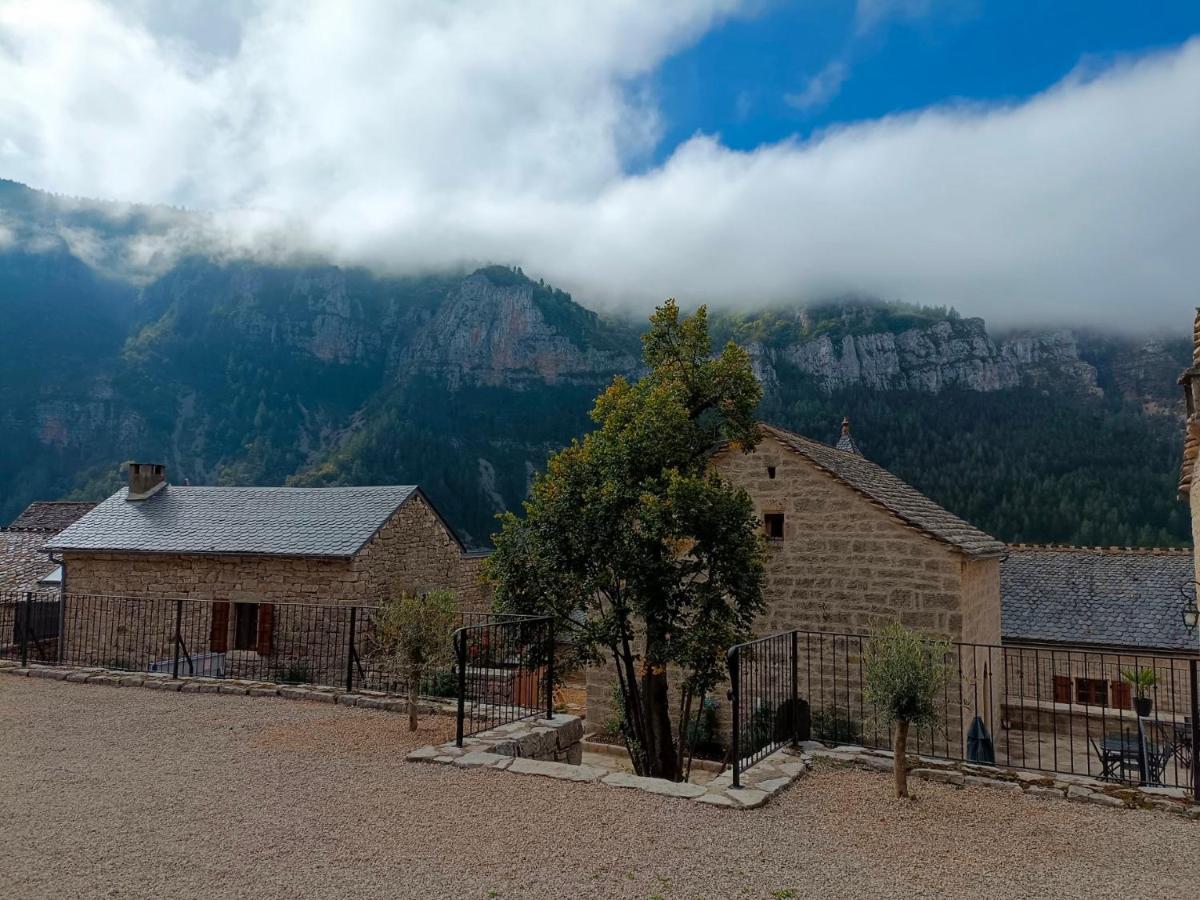 مبيت وإفطار Quezac  La Voutee 5 Epis Avec Bain Finlandais Prive Au Manoir Du Charme Gorges Du Tarn المظهر الخارجي الصورة