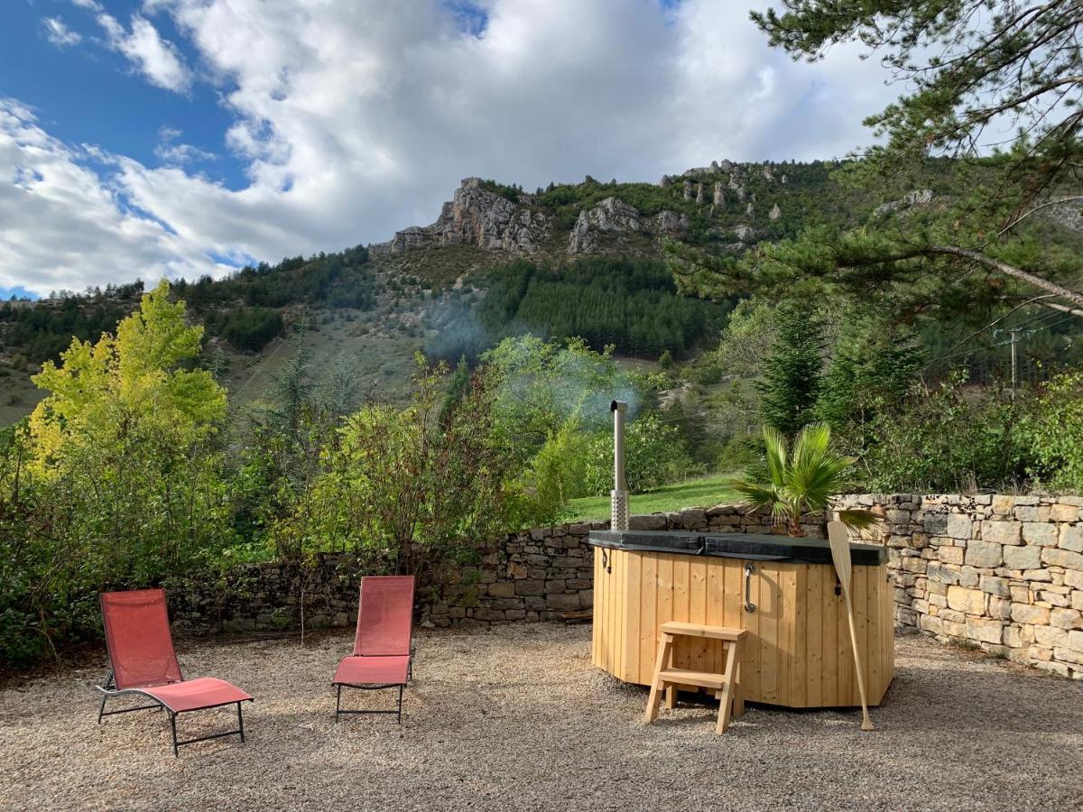 مبيت وإفطار Quezac  La Voutee 5 Epis Avec Bain Finlandais Prive Au Manoir Du Charme Gorges Du Tarn المظهر الخارجي الصورة