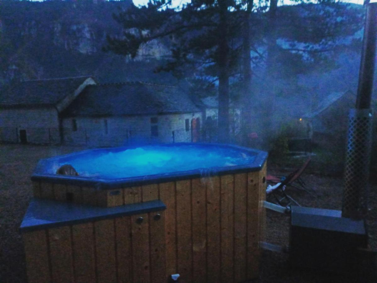 مبيت وإفطار Quezac  La Voutee 5 Epis Avec Bain Finlandais Prive Au Manoir Du Charme Gorges Du Tarn المظهر الخارجي الصورة